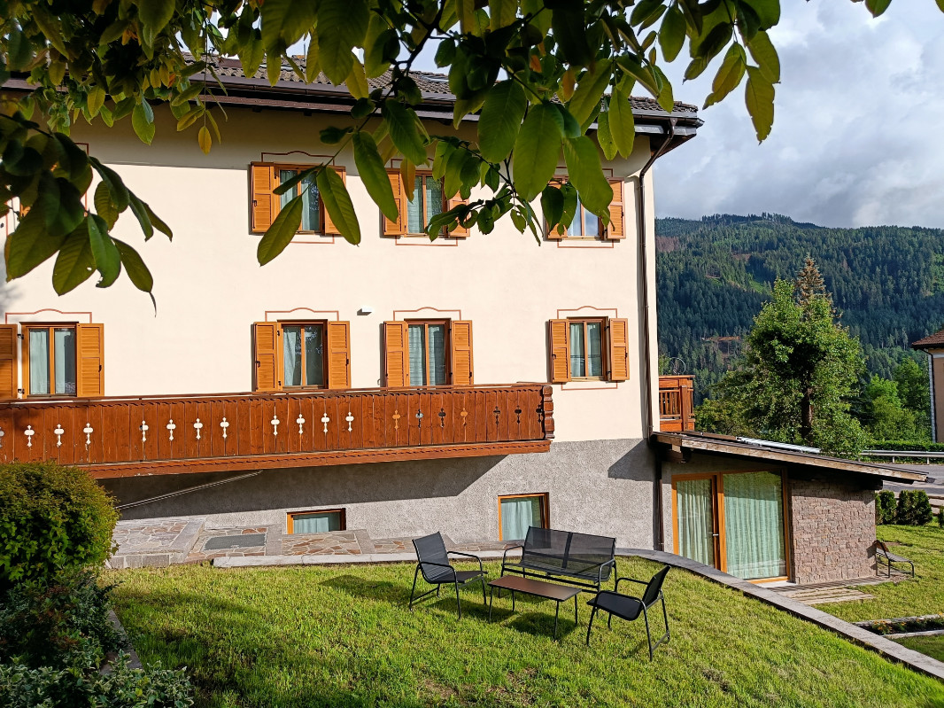 Appartamento Vacanze / Flat / Wohnung zu vermieten a Castello Molina di Fiemme - Signora Enrica - Via Milano 26/a - Tel: 3459782099