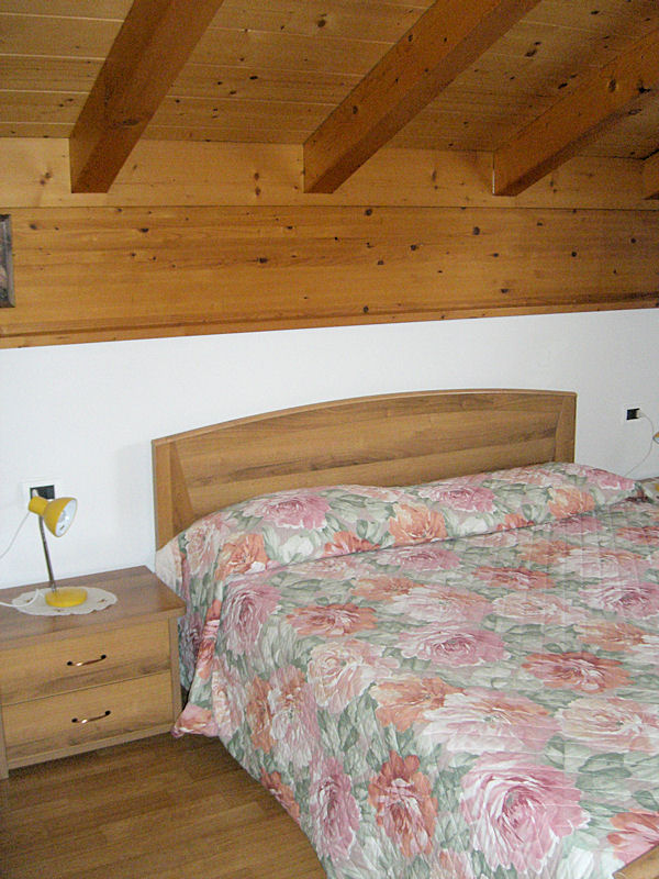 Appartamento Vacanze / Flat / Wohnung zu vermieten a Castello Molina di Fiemme - Corradini Maria Antonietta - Via Dolomiti 2 - Tel: 0462340703