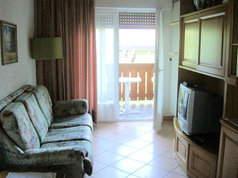 Appartamento Vacanze / Flat / Wohnung zu vermieten a Castello Molina di Fiemme - Corradini Maria Antonietta - Via Dolomiti 2 - Tel: 0462340703