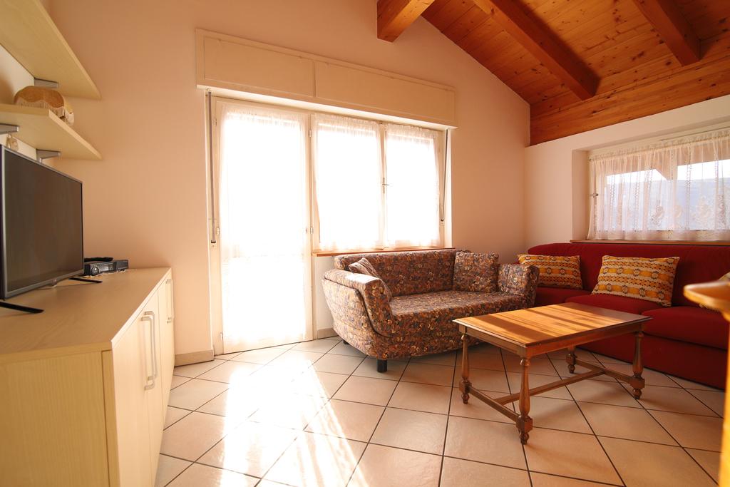 Appartamento Vacanze / Flat / Wohnung zu vermieten a Castello Molina di Fiemme - Villa Panorama - Via Roma 41 - Tel: 0462235507