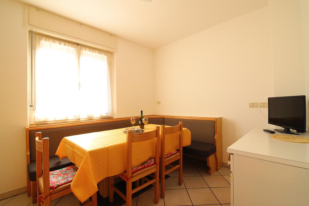 Appartamento Vacanze / Flat / Wohnung zu vermieten a Castello Molina di Fiemme - Villa Panorama - Via Roma 41 - Tel: 0462235507