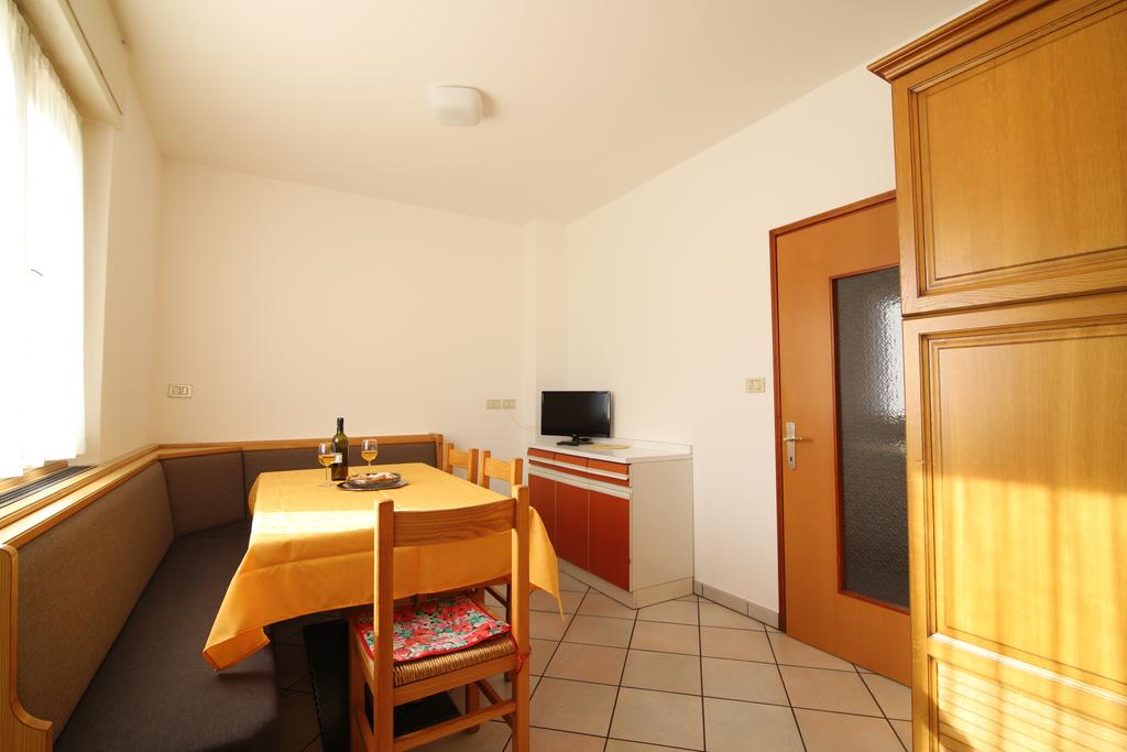 Appartamento Vacanze / Flat / Wohnung zu vermieten a Castello Molina di Fiemme - Villa Panorama - Via Roma 41 - Tel: 0462235507