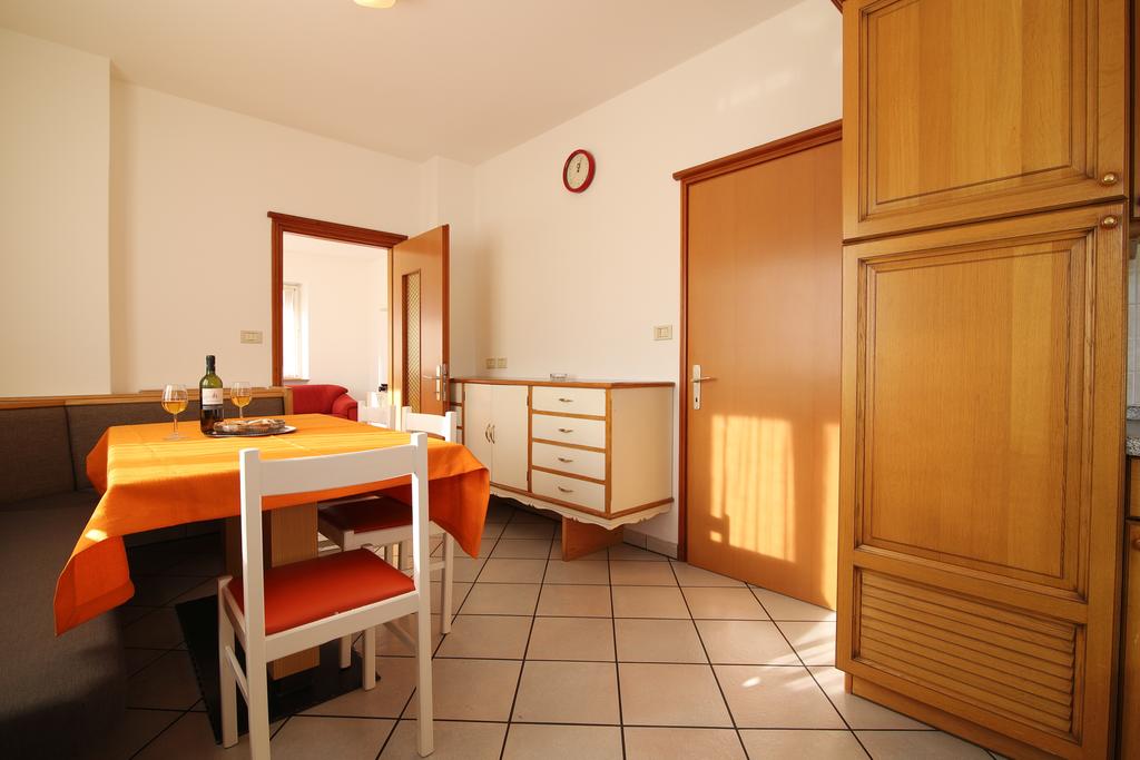 Appartamento Vacanze / Flat / Wohnung zu vermieten a Castello Molina di Fiemme - Villa Panorama - Via Roma 41 - Tel: 0462235507