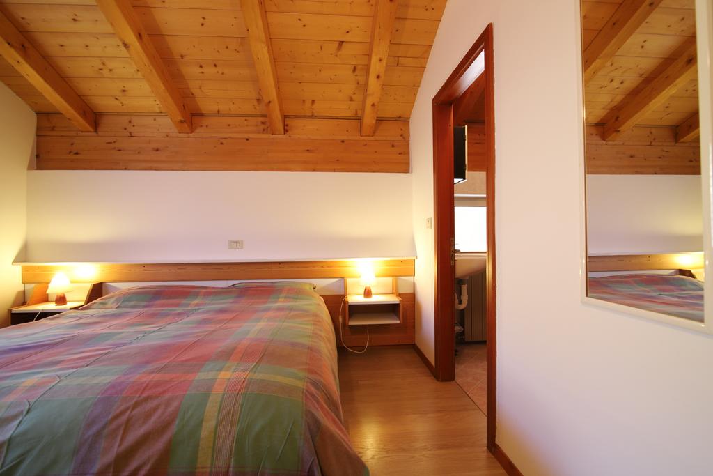 Appartamento Vacanze / Flat / Wohnung zu vermieten a Castello Molina di Fiemme - Villa Panorama - Via Roma 41 - Tel: 0462235507