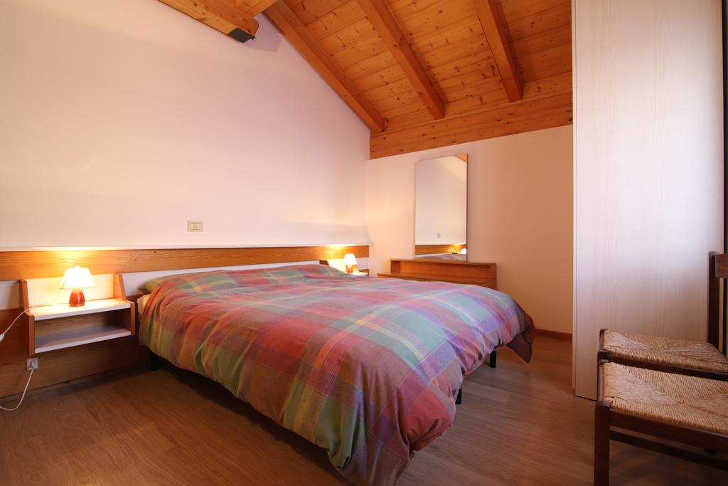 Appartamento Vacanze / Flat / Wohnung zu vermieten a Castello Molina di Fiemme - Villa Panorama - Via Roma 41 - Tel: 0462235507