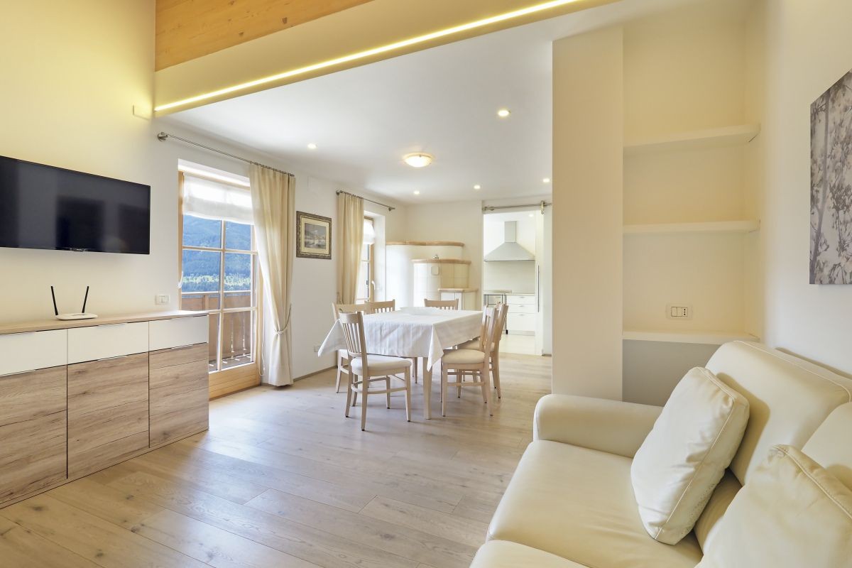 Appartamento Vacanze / Flat / Wohnung zu vermieten a Carano - Signora Silvia - Via Bivio 10 - Tel: 3806405605