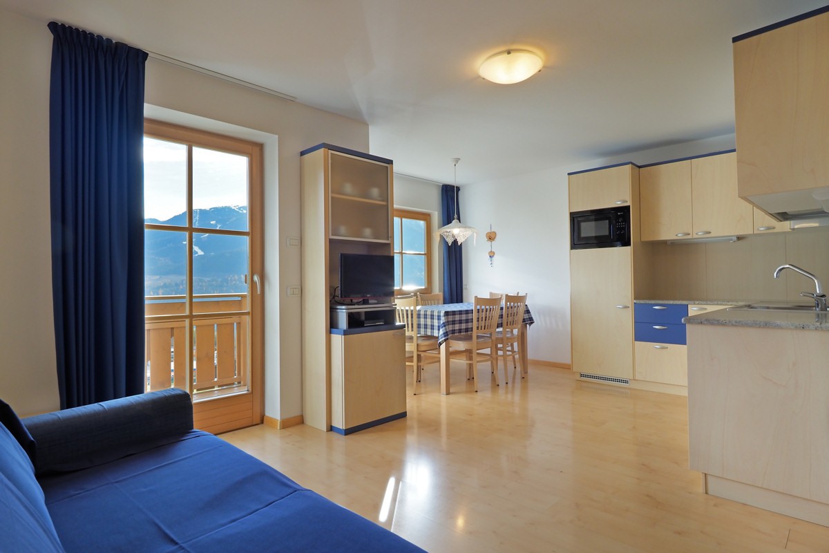 Appartamento Vacanze / Flat / Wohnung zu vermieten a Carano - Signora Silvia - Via Bivio 10 - Tel: 3806405605