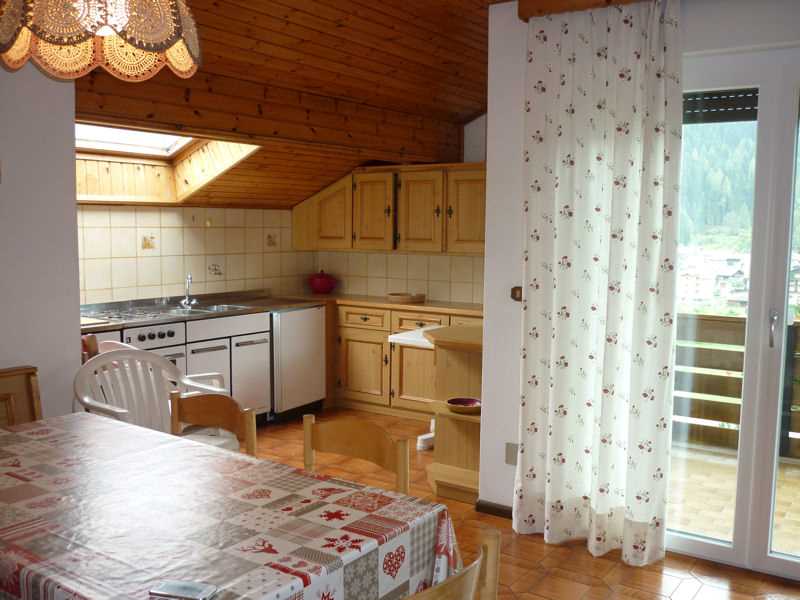 Appartamento Vacanze / Flat / Wohnung zu vermieten a Ziano di Fiemme - Vanzetta Giusy - Via Prenner 1 - Tel: 0462571316