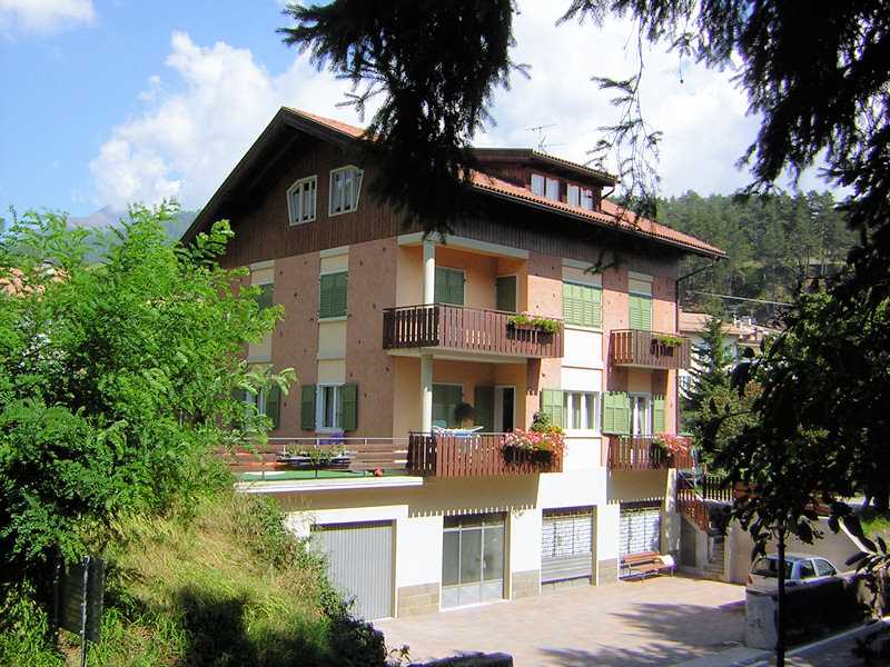 Appartamento Vacanze / Flat / Wohnung zu vermieten a Cavalese - Vanzo Francesco - Via Baldieroni 11 - Tel: 0462340308