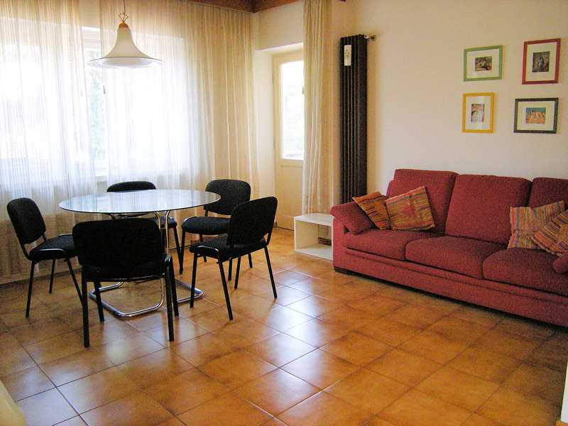 Appartamento Vacanze / Flat / Wohnung zu vermieten a Cavalese - Vanzo Francesco - Via Baldieroni 11 - Tel: 0462340308