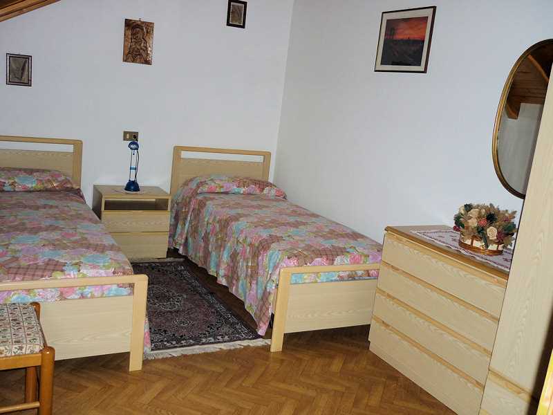 Appartamento Vacanze / Flat / Wohnung zu vermieten a Cavalese - Signora Vanzo Lucia - Via Cesure 11 - Tel: 0462342561